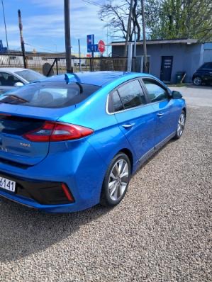 Tył Hyundaia Ioniq Hybrid — taksówka w Olkuszu